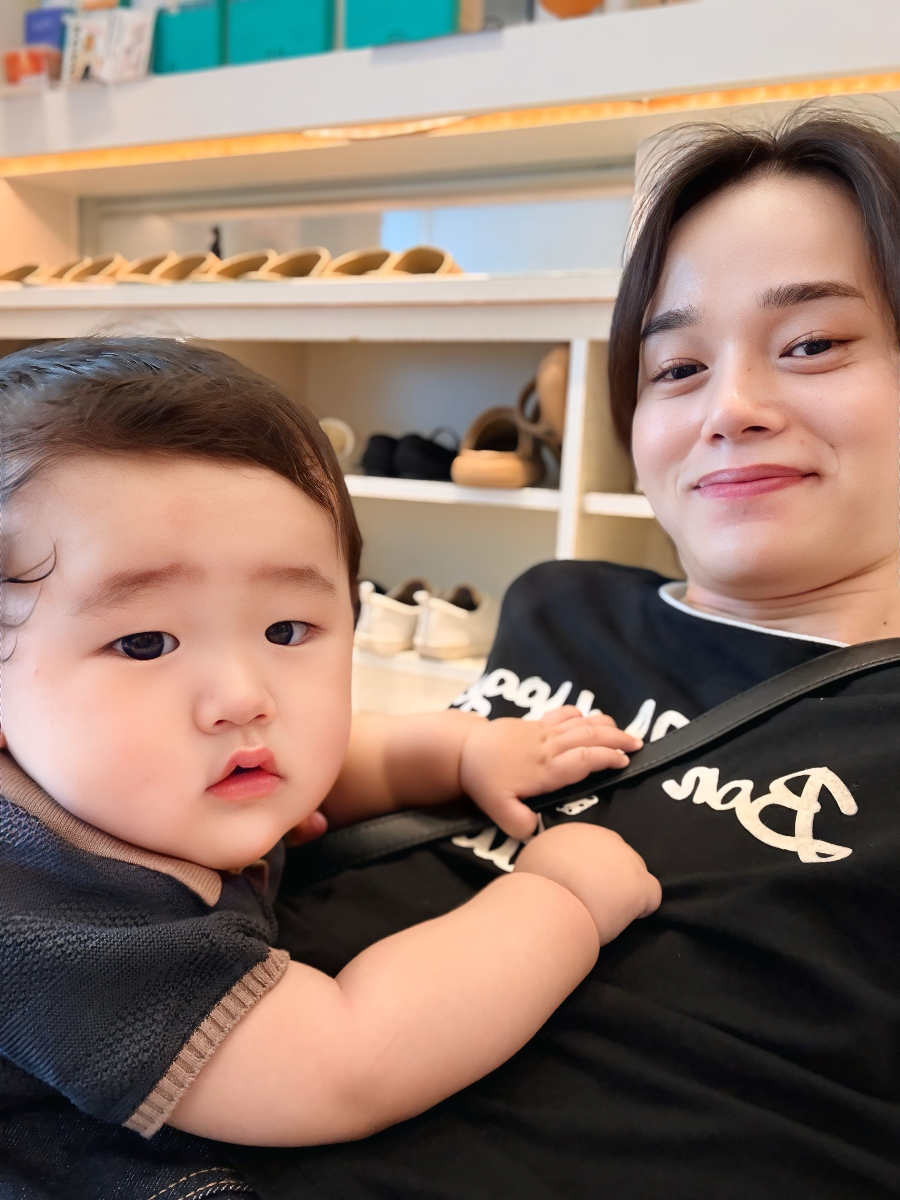 赤ちゃんと遊ぶ時間の写真